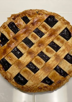 A picture of Mixed Berry Pie.
