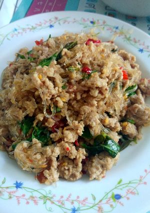 รูปของ ผัดกะเพราหมูวุ้นเส้น
