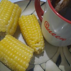 A picture of Boiled Maize and ginger tea.