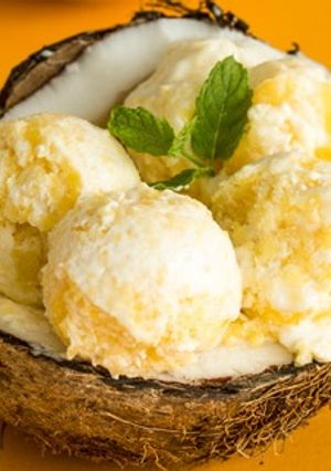 Una foto de Helado de mango y coco