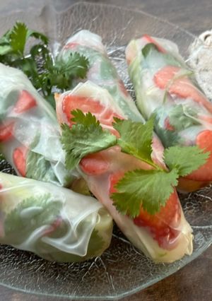 A picture of Spring Rolls with Strawberry.