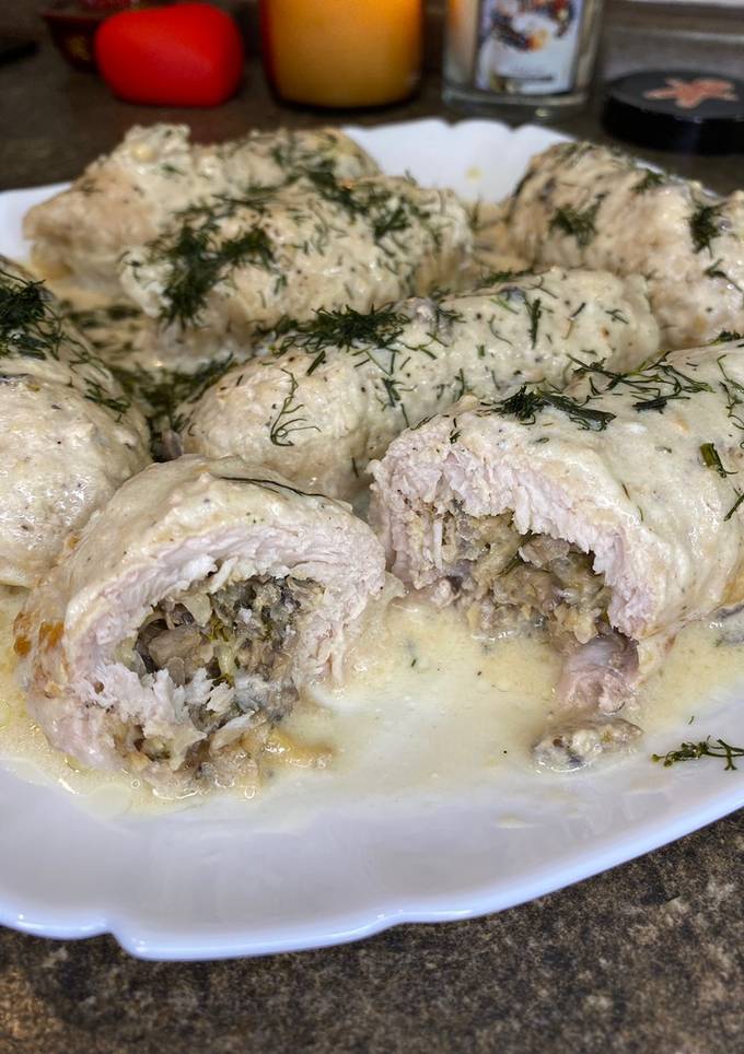 Крученики в сметанному соусі😋