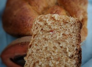 Una foto de Brioche de mamey🍞🍂