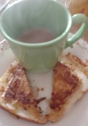 A picture of Triangle bread bite.
