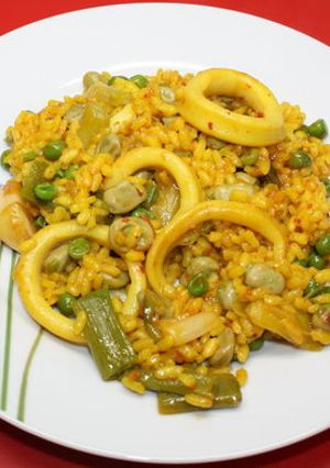 Una foto de Arroz con anillas de calamar