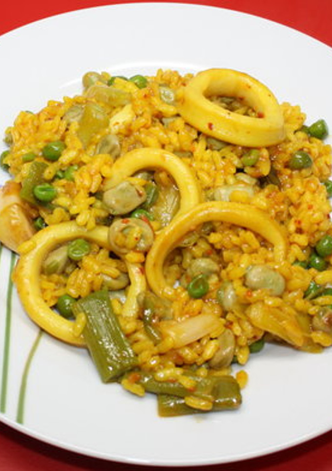 Una foto de Arroz con anillas de calamar