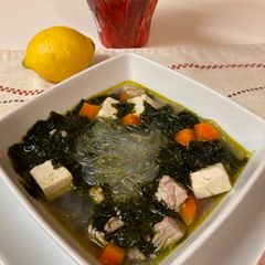 A picture of Seaweed Chicken Soup/Sop Ayam Rumput Laut.