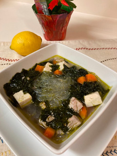 A picture of Seaweed Chicken Soup/Sop Ayam Rumput Laut.