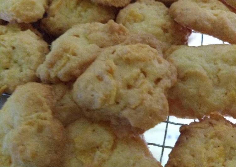 Cookies triples C (cornflakes, coconut, and cheese)