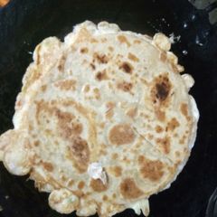 A picture of Egg paratha.