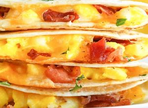 O poză a rețetei Quesadilla cu omletă și bacon.