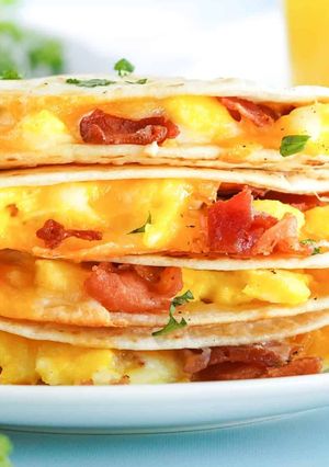 O poză a rețetei Quesadilla cu omletă și bacon.