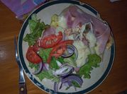 Una foto de relleno de crepes de pollos
