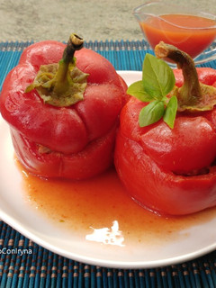 Una foto de Pimientos rojos rellenos de carne picada