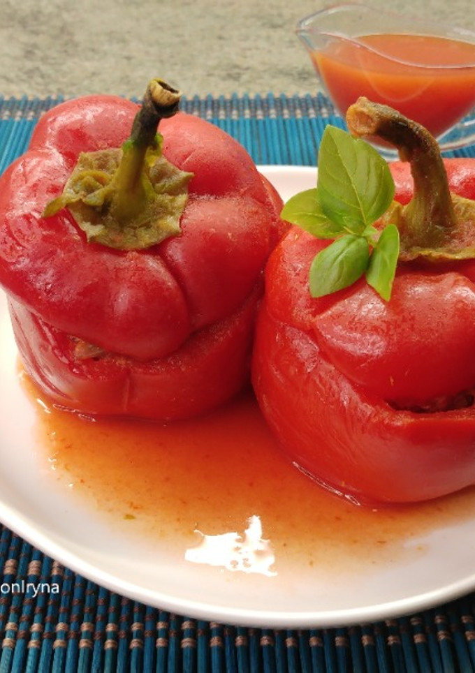 Una foto de Pimientos rojos rellenos de carne picada
