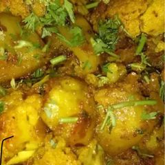 A picture of Dry Aloo Gobhi Masala.