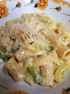 Una foto de Fideos con salsa blanca