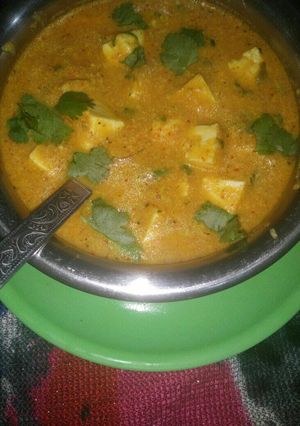 A picture of Shahi paneer.