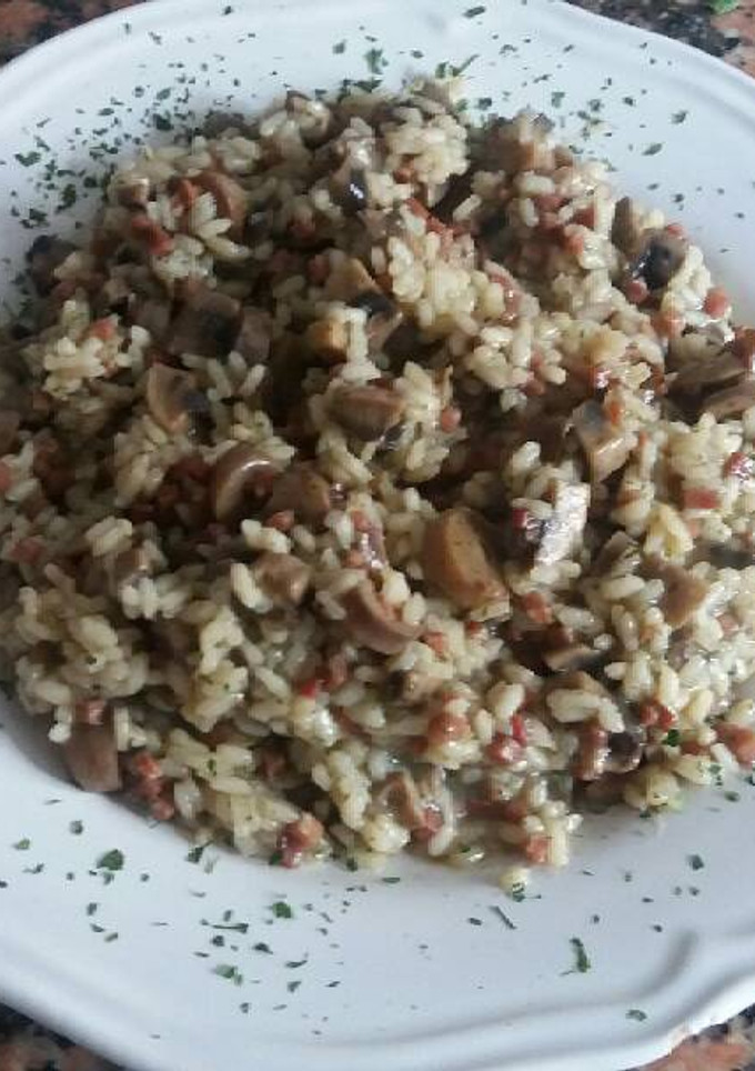 Una foto de Risotto de champiñones con jamón