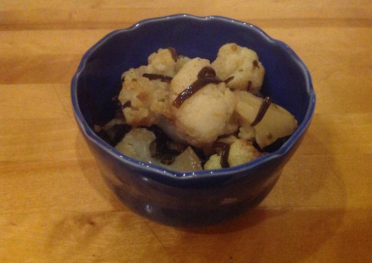 Recipe of Award-winning Over-night cauliflower and (Japanese) sea kelp