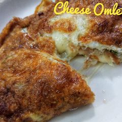 A picture of Cheese Omlette!.