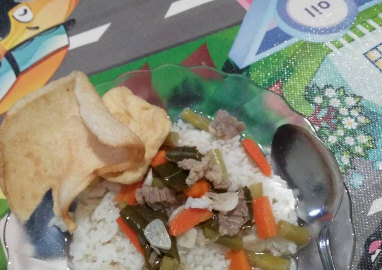 Asem-asem Daging Daun Kedondong