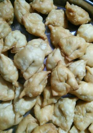A picture of Daal samosa.