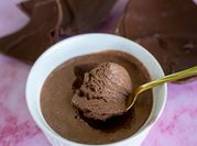 Una foto di cocco cioccolato