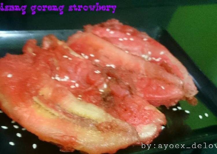 Pisang goreng strowberry