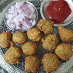 A picture of Mix dal pakoda.