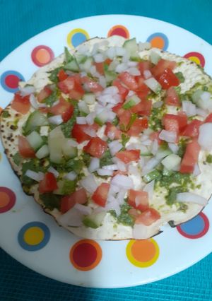 A picture of Zero Oil Roasted Papad With Toppings --- An Appetizer For Parties & Sunday Fun & Frolic Evenings.