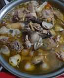 Gà hấp nấm rơm