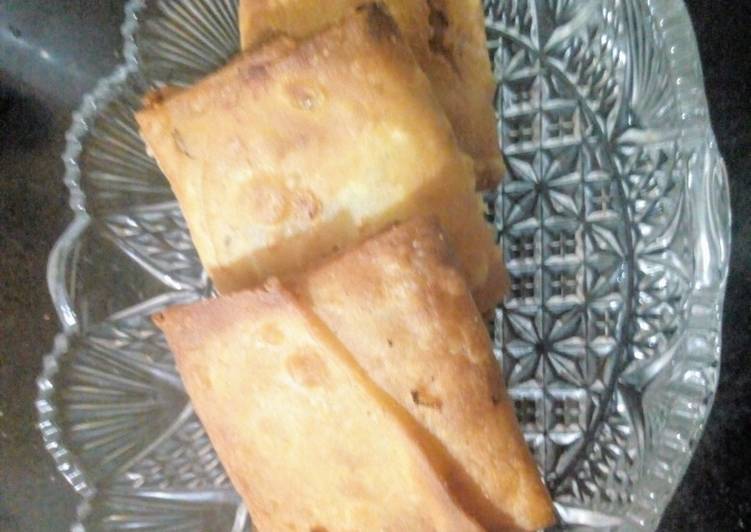 Recipe of Yummy Home made 🐓samosa patties, samosa patti+ papari