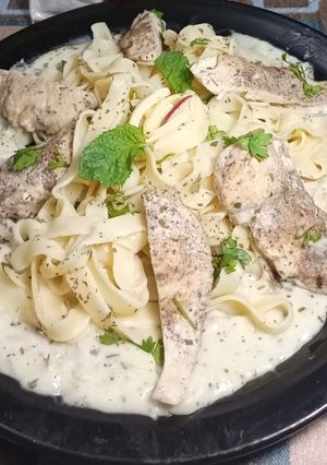 A picture of CHICKEN ALFERADO PASTA😍.