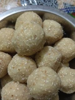 A picture of Dry fruits Ladoo.