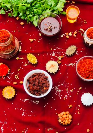 લસણ ની ચટણી (Garlic Chutney Recipe In Gujarati) રેસીપી મુખ્ય ફોટો
