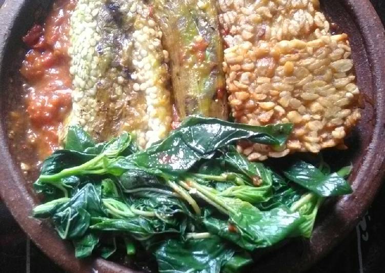 Resep Penyet terong dan tempe yang enak