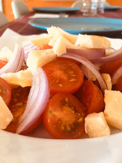 Foto principal de Ensalada tomatecebollaqueso