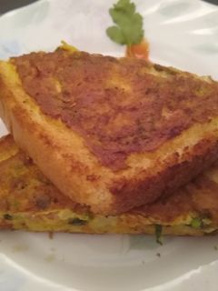 ब्रेड आम्लेट (bread omlette recipe in marathi) रेसिपी चे मुख्य फोटो 