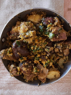 સુરતી ઊંધિયું (Surti Undhiyu Recipe In Gujarati) રેસીપી મુખ્ય ફોટો