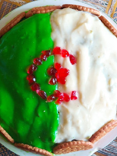 صورة لوصفة كيكة علم الجزائر 🇩🇿 في الميكروويف (5 جويلية عيد الإستقلال)