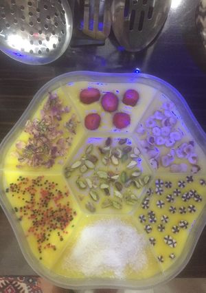 عکسی از دستور دسر زعفرانی