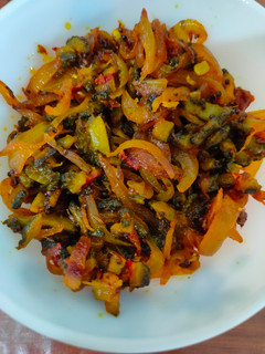 பாகற்க்காய் பொரியல் (Paakarkaai poriyal recipe in tamil) செய்முறை முக்கிய புகைப்படம்