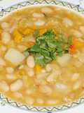 Porotos blancos veganos con zapallo y verduras
