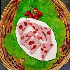 A picture of 3 ingredients Five Minutes Strawberry Bark / No Sugar Health Kick For Sweet Cravings.