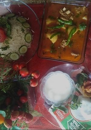 A picture of Gravy Aaloo Gosht.