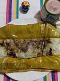 Tamal de mole negro con pollo