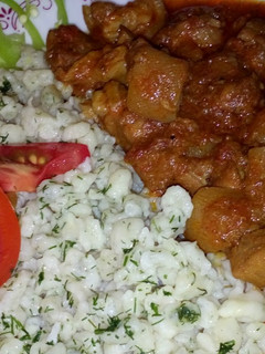 Csülökpörkölt kapros galuskával recept fotója