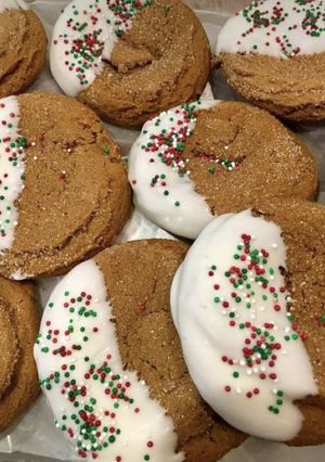 Una foto de Galletas crumble cookie navideñas