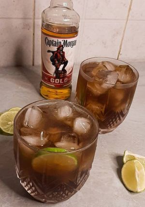 A picture of Rum and Coke (Cuba libré).